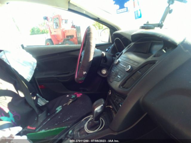 1FADP3F26JL312577 Ford FOCUS SE