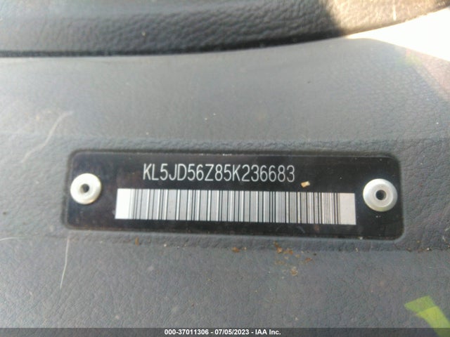 2005 SUZUKI FORENZA S VIN: KL5JD56Z85K236683
