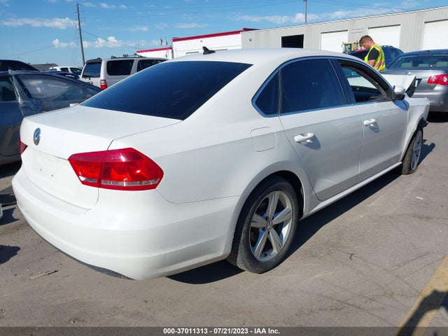 1VWAT7A33FC086907 Volkswagen Passat 1.8t Limited Edition