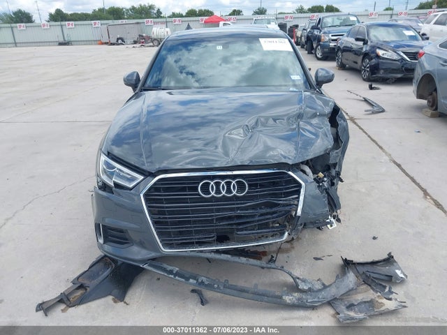WAUAUGFF8K1009309 Audi A3 Sedan Premium/titanium Premium