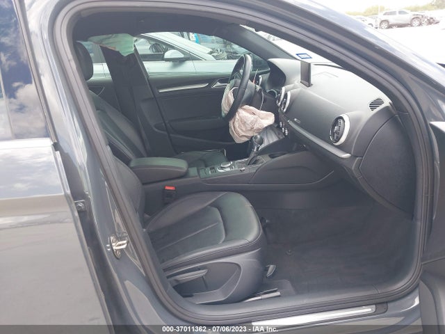 WAUAUGFF8K1009309 Audi A3 Sedan Premium/titanium Premium