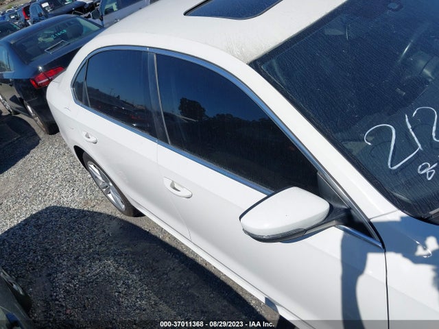 1VWBT7A34EC091312 Volkswagen Passat Se W/sunroof & Nav