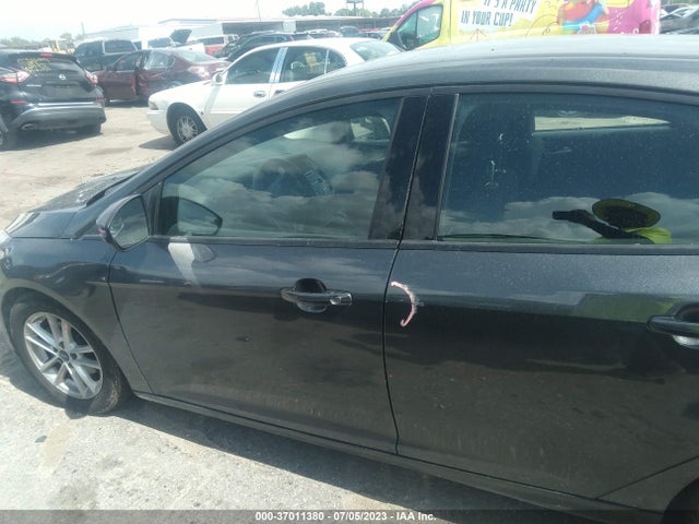 Ford FOCUS SE 2017 1FADP3K25HL216388 Image 14