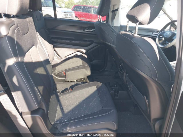 1C4RJKAG9P8865900 Jeep Grand Cherokee L Laredo
