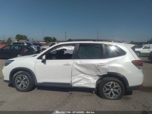 JF2SKAFC6MH477695 Subaru Forester Premium