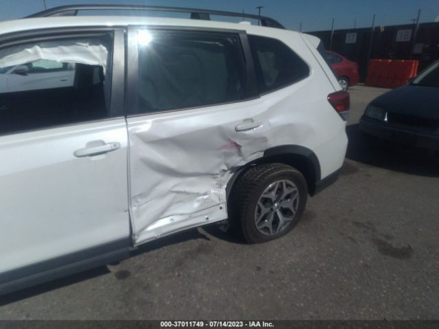 JF2SKAFC6MH477695 Subaru Forester Premium