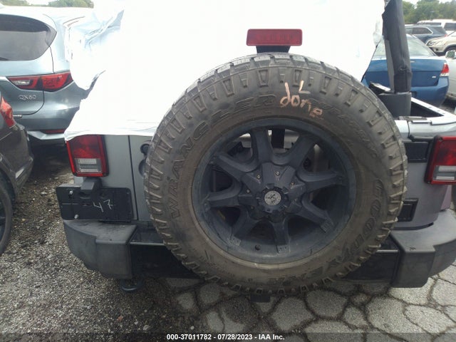 1C4BJWEG4FL673024 Jeep Wrangler Unlimited Altitude