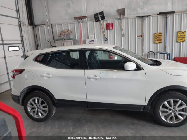 JN1BJ1AV2MW313532 Nissan Rogue Sport S