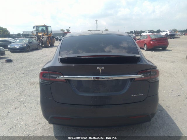 2021 Tesla Model X, VIN: 5YJXCDE20MF323060