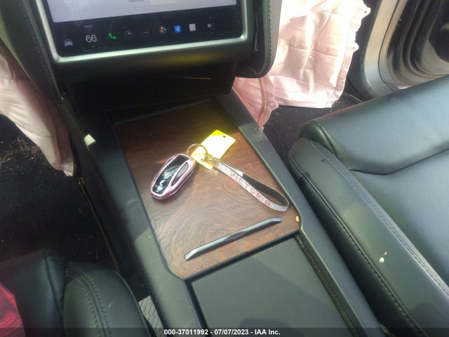 2021 Tesla Model X, VIN: 5YJXCDE20MF323060