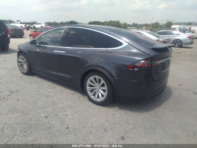 2021 Tesla Model X, VIN: 5YJXCDE20MF323060