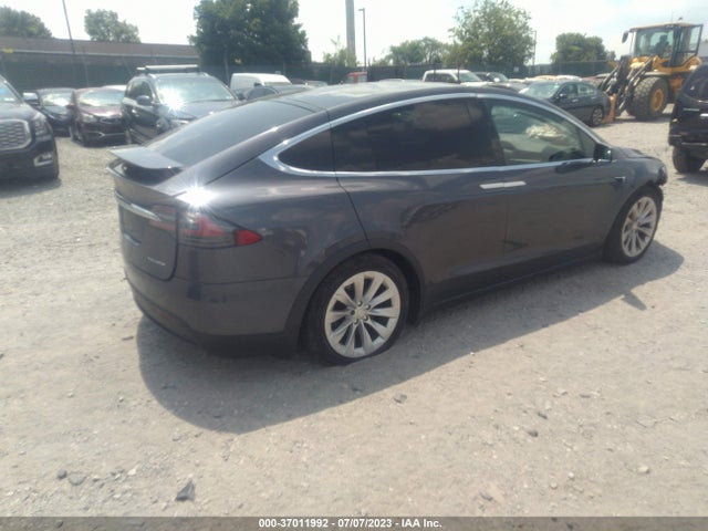 2021 Tesla Model X, VIN: 5YJXCDE20MF323060