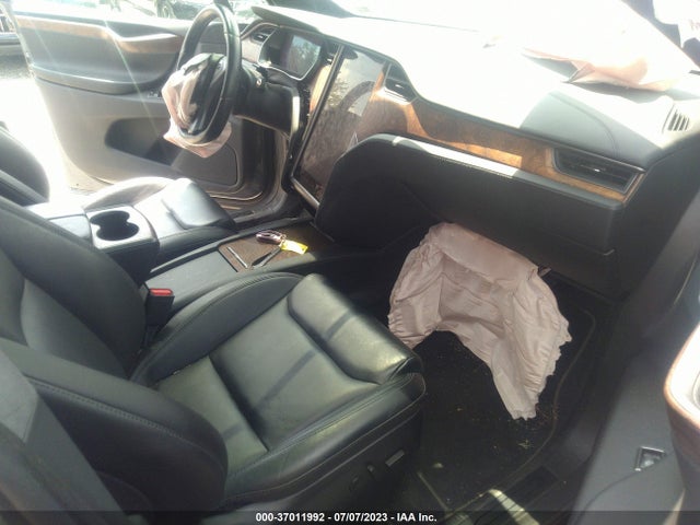 2021 Tesla Model X, VIN: 5YJXCDE20MF323060