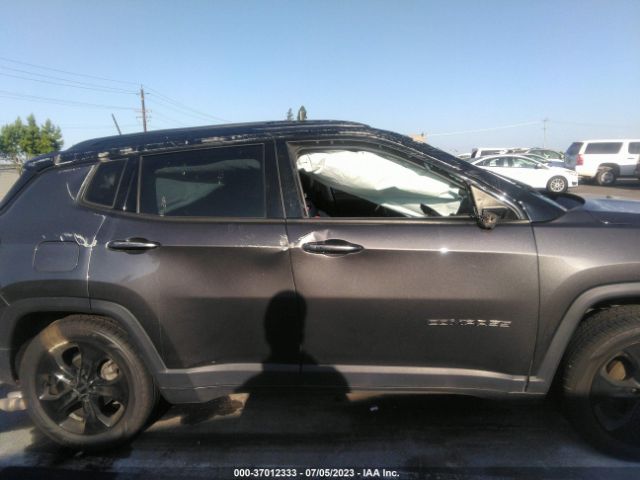 3C4NJCBB3KT726945 Jeep Compass Altitude