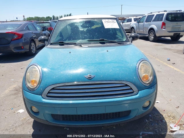 2007 MINI COOPER HARDTOP VIN: WMWMF33527TL67822
