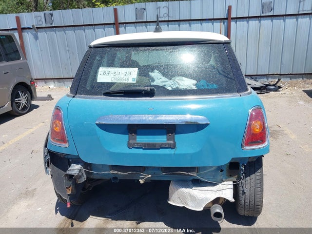 2007 MINI COOPER HARDTOP VIN: WMWMF33527TL67822