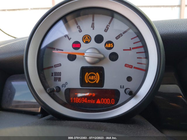2007 MINI COOPER HARDTOP VIN: WMWMF33527TL67822