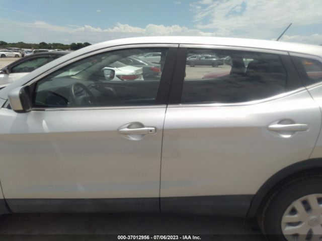 JN1BJ1CR4JW250719 Nissan Rogue Sport S