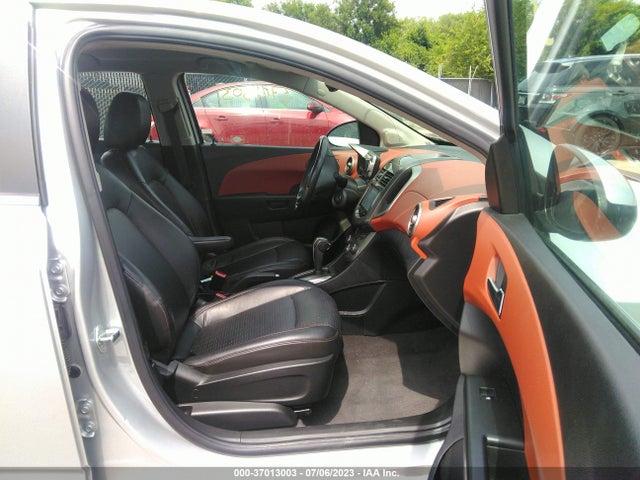 Chevrolet SONIC LTZ 2016 1G1JE5SB2G4137521 Image 5