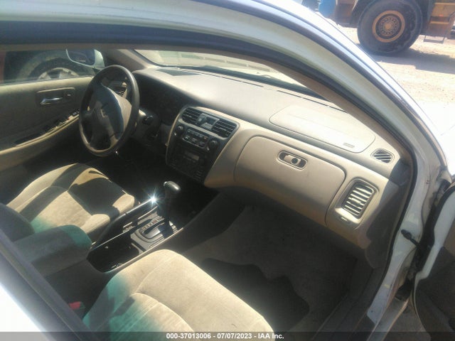 2000 HONDA ACCORD SDN EX VIN: 1HGCG5657YA125755