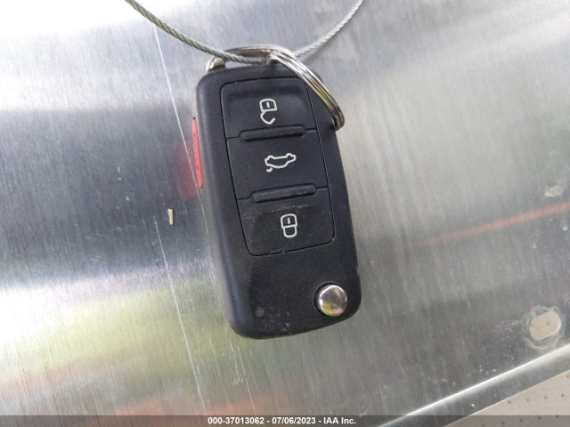 WVGAV7AX0GW526948 Volkswagen TIGUAN SE