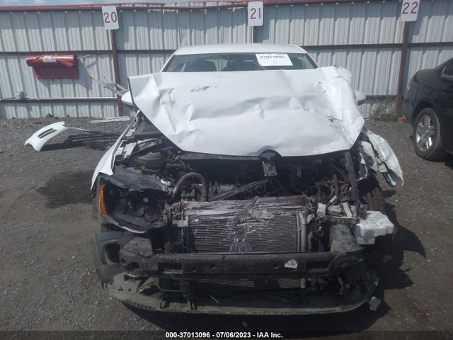 3VW917AU3FM021846 Volkswagen Golf Tsi S