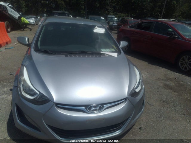 2016 HYUNDAI ELANTRA SE VIN: 5NPDH4AE2GH787882