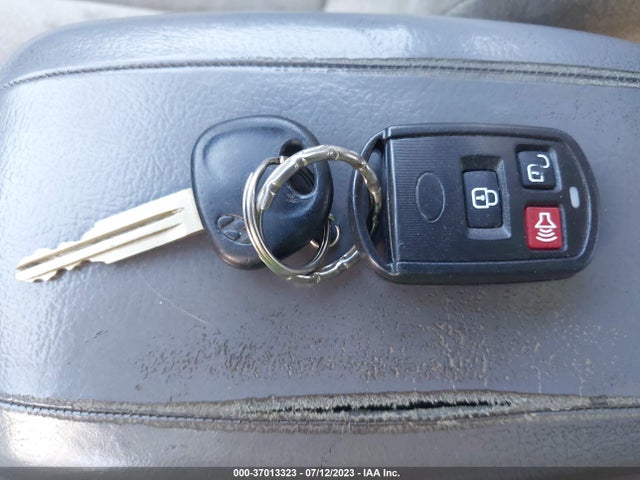 2005 HYUNDAI ELANTRA GLS/GT VIN: KMHDN56D65U132864