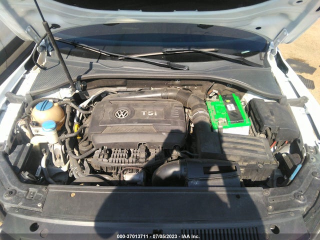 1VWBS7A3XEC105250 Volkswagen PASSAT SE