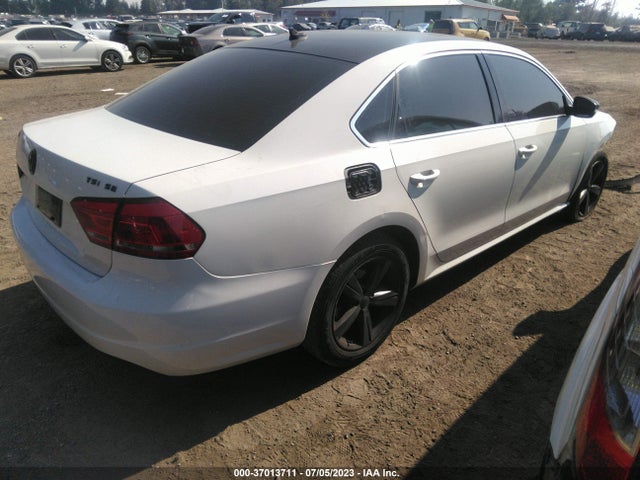 1VWBS7A3XEC105250 Volkswagen PASSAT SE