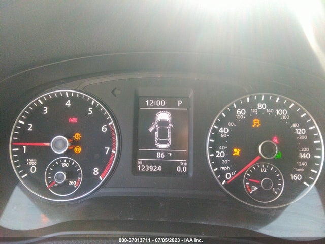 1VWBS7A3XEC105250 Volkswagen PASSAT SE