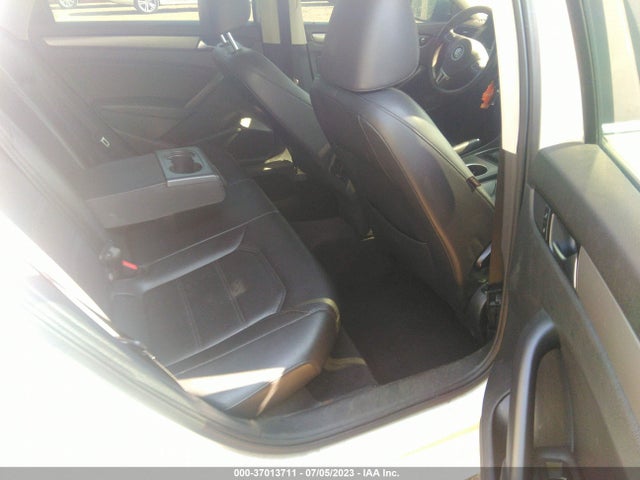 1VWBS7A3XEC105250 Volkswagen PASSAT SE