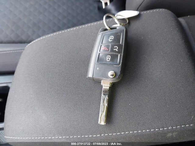 2018 VOLKSWAGEN TIGUAN 2.0T S VIN: 3VV0B7AX9JM088111