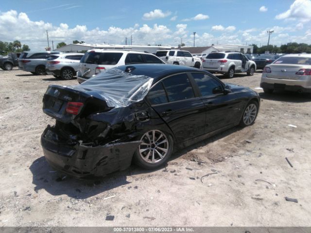 WBA8E1G31HNU16001 BMW 3 Series 320i