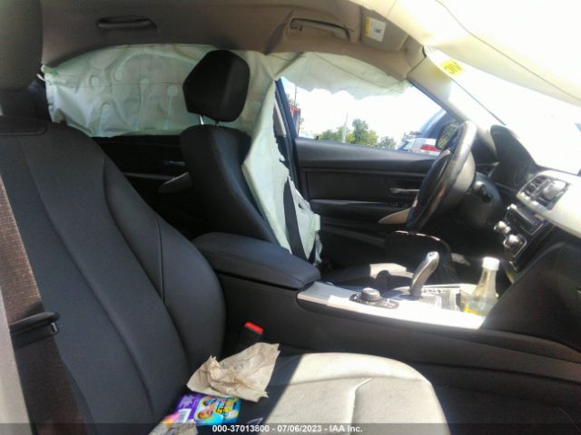 WBA8E1G31HNU16001 BMW 3 Series 320i