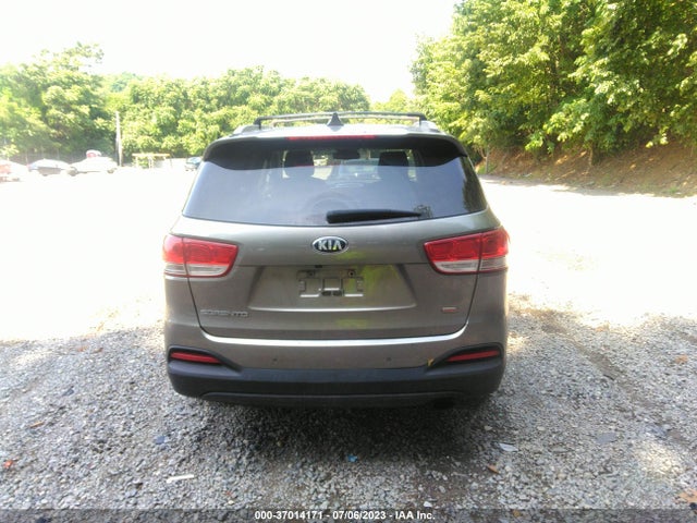2016 KIA SORENTO LX VIN: 5XYPGDA38GG171075