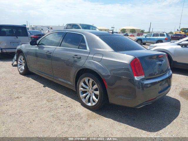 2C3CCAAG3KH667167 Chrysler 300 Touring