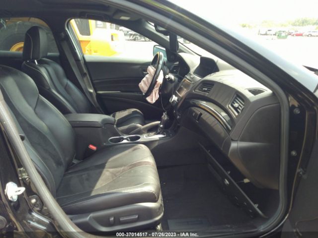 19UDE2F81LA011374 Acura Ilx Pkg