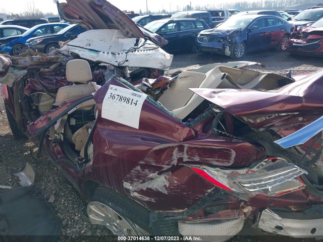 1G4GC5G35GF186981 Buick Lacrosse Leather
