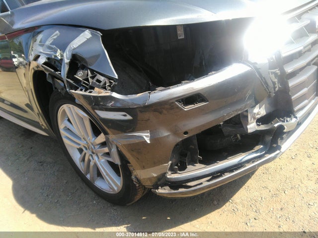 WA1BNAFY7J2215145 Audi Q5 Premium Plus