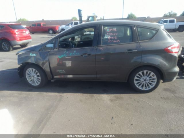 1FADP5EU3HL111017 Ford C-max Energi Se