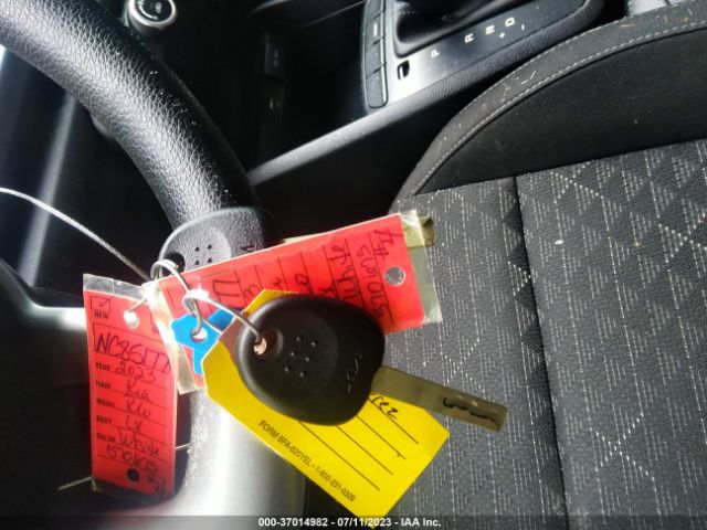 3KPA24AD8PE570675 KIA RIO LX