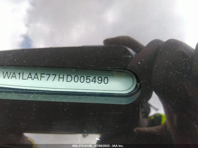 WA1LAAF77HD005490 Audi Q7 Premium Plus