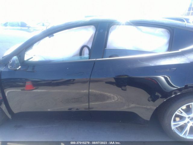7SAYGDEF5NF573569 Tesla Model Y Performance