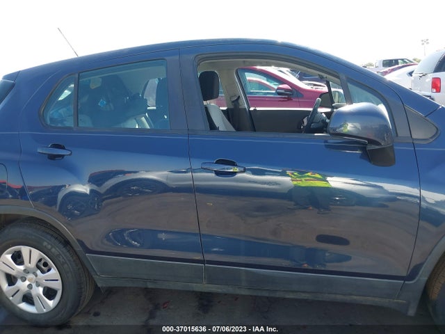 Chevrolet TRAX LS 2018 3GNCJKSB9JL384702 Image 13