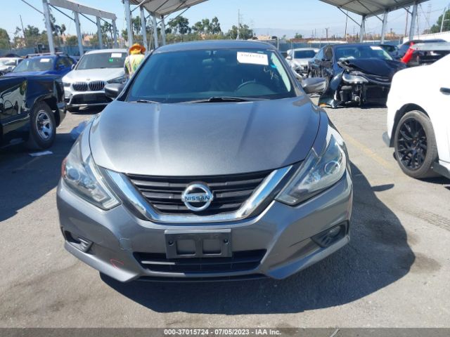 1N4AL3AP8HC489563 Nissan Altima 2.5 Sr