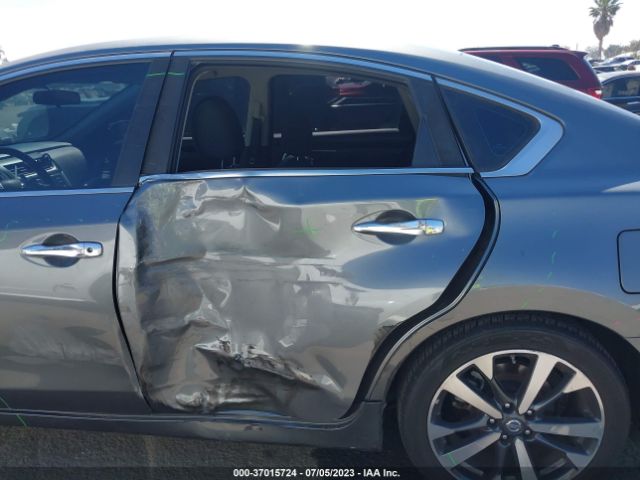 1N4AL3AP8HC489563 Nissan Altima 2.5 Sr