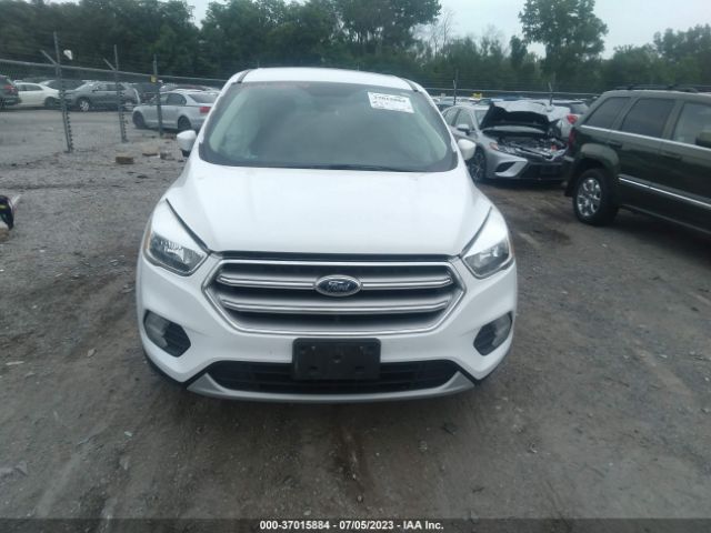 1FMCU9GD2HUE98605 Ford ESCAPE SE