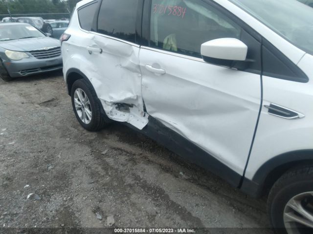 1FMCU9GD2HUE98605 Ford ESCAPE SE