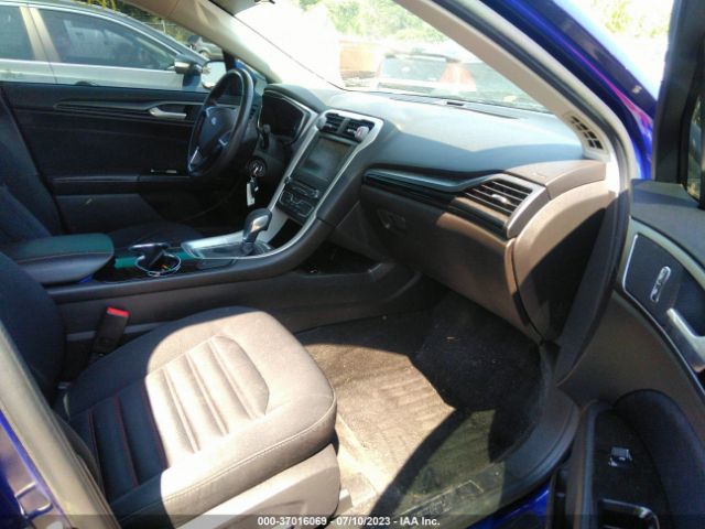 3FA6P0HD1GR256094 Ford FUSION SE